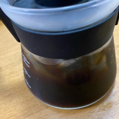 水出しコーヒー初挑戦！

こんなに簡単に作れるとは。。

今までアイスコーヒー買ってましたが、これで十分美味しく飲めます。
この夏何度もお世話になります‼️